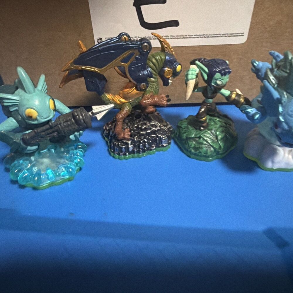 Skylanders - Warnado. Drobot Stealth Elf And Warnado